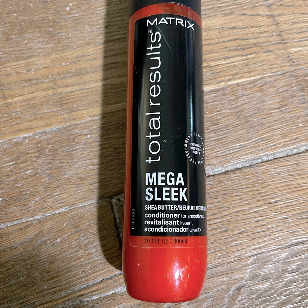 Matrix Total Results Mega Sleek conditioner